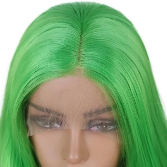 - 💫 22” GREEN BODY WAVY LACE FRONT WIG💫 *NWT*